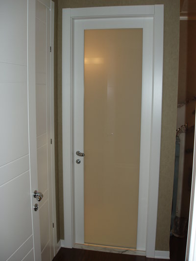 Bathroom door SIA model with frosted glass